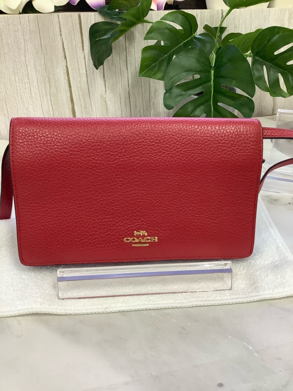 GUC COACH Anna Foldover Pebbled Leather Crossbody with Gold Logo - Picture 2 of 13